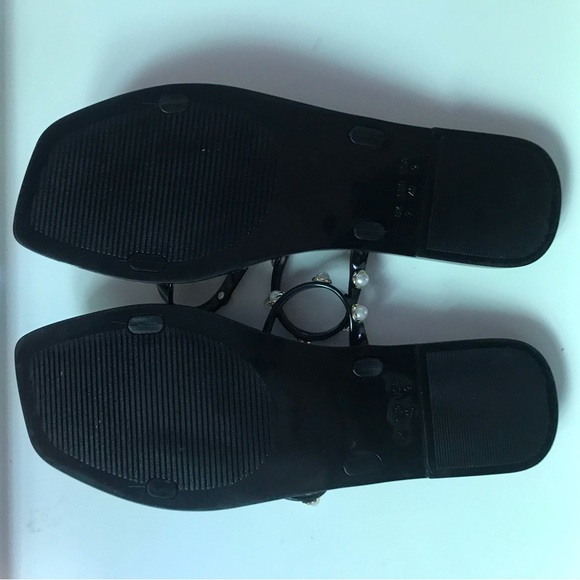 NWOT Steve Madden Pearl Embellishment Studded Flat Sandals Size 8 - Picture 4 of 5